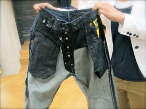 Hogyan vas nadrág nyilak a vasalódeszka fűtés nélkül, fotó és videó