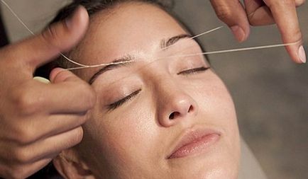 Hogyan világosítani vagy eltávolítani a nem kívánt szőr az arcon