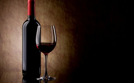 Hogyan kell megnyitni a bor nélkül egy dugóhúzót 10 bizonyított módon a pokolba