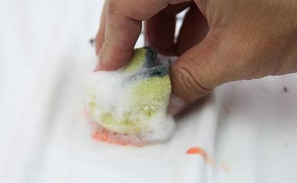 Hogyan mossa a festék le ruháit bevált tipp a tapasztalt háziasszonyok