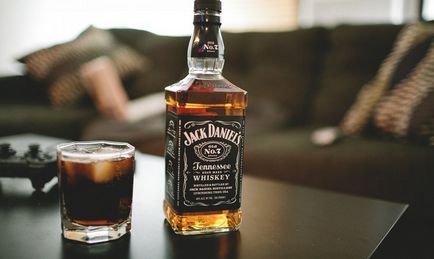 Hogyan kell inni Jack Daniels video rendesen, nalivali