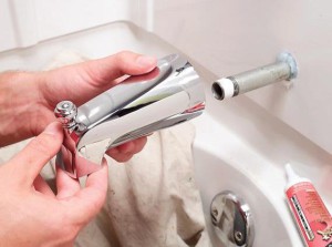 Hogyan kell rögzíteni a csapot a fürdőszobában tervezési hibája, a munka szakaszait oktatás