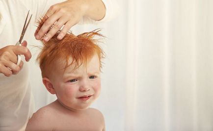 Hogyan lehet csökkenteni a gyermek 6 éves okait és 7 fontos szabályt első fodrász