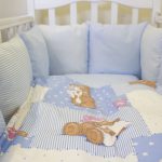 Hogyan készítsünk saját ágyneműt gyermekágy egy újszülött