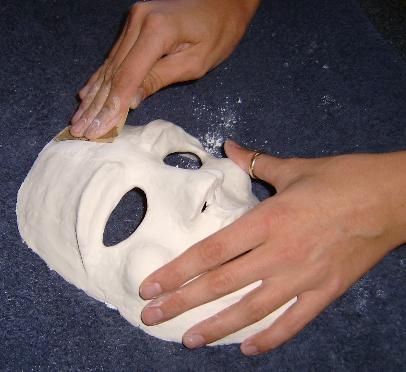 Hogyan készítsünk egy maszk ki papírmasé (fotó)