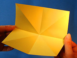 Hogyan készítsünk egy háromdimenziós csillag, egy csillag a papír meg a kezét