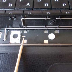 Hogyan lehet eltávolítani a billentyűzet a laptop - jobb, saját kezűleg, a legfontosabb