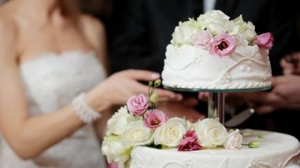 Hogyan válasszuk ki egy esküvői torta - súlya, méretei, alakja és egyéb