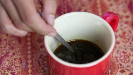Hogyan Beat tej hab a cappuccino speciális szerszámok nélkül