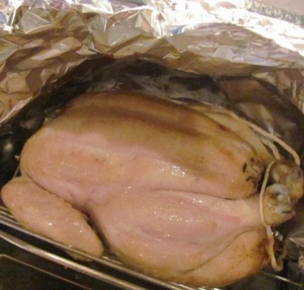 Hogyan kell sütni a csirkét a sütőbe egy fóliával lépés recept