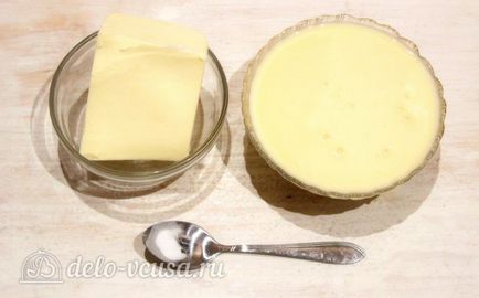 Krém sűrített tej és a vaj recept egy fotó - egy lépésről lépésre főzés tejszín sűrített tej és a vaj