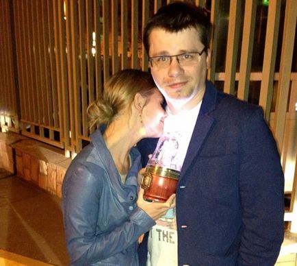 Kristina Asmus kiment - gyakornok -, és azt akarja gyermek Kharlamov bloggert evgenge internetes április 28