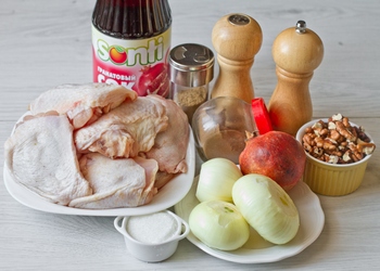 Csirke pörkölt gránátalma leve, mint egy szakács - egy bevált recept lépésről lépésre képekkel a finom