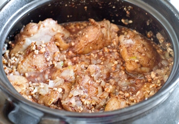 Csirke pörkölt gránátalma leve, mint egy szakács - egy bevált recept lépésről lépésre képekkel a finom