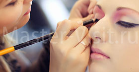 Make-up Moszkva otthon és a szalon, versenyképes áron a legjobb sminkesek
