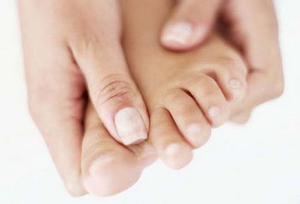 Numb lábujjak, okait, következményeit és a lehetséges betegség