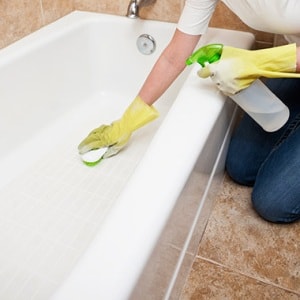 Mould a fürdőszobában 6 és 8 fő oka a módszerek eltávolítani penész és gomba a lapok között, és a tömítőanyag