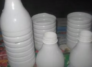 Műanyagból készült palackok, így