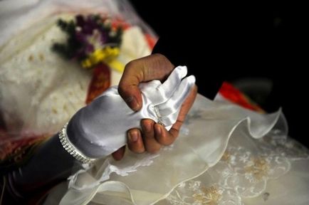 A temetésen egy házas lány, hogyan kell megszervezni