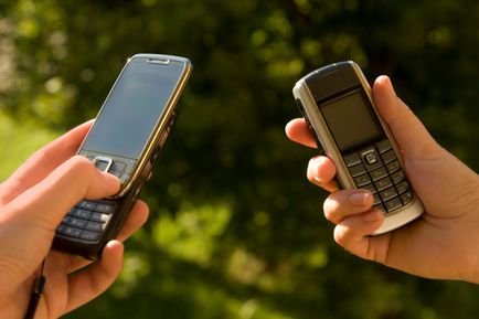 Egyszerű kiválasztás a telefont, hogy a () Egyszerű kiválasztását hogy csörögjön a telefon