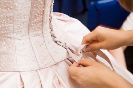 Javaslatok, hogyan kell helyesen csipke menyasszonyi ruha