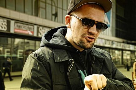 Rapper Busta (Vasily Vakulenko) életrajz, fotók, személyes élet, feleség, gyermek, magasság, súly