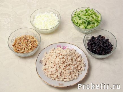 Saláta szilva és gomba 8 Simple receptek