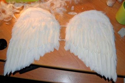 Varrni a saját kezét az angyal jelmez (kéz) Varrni a saját kezét egy angyal jelmez