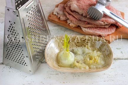 Szelet sertéshús egy serpenyőben, recept fotó, magic