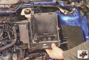 Ki- és beszerelése a motor az autó Ford Focus 2
