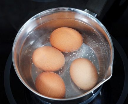 Csalánlevest tojással, sóska, a hús és húsmentes - lépésről lépésre receptek fotókkal