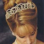 Menyasszonyi frizura a tiara