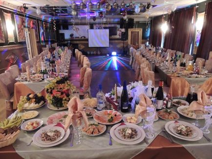 Esküvői menü 20, 30, 40, 50 embert egy kávézó vagy étterem, hozzon létre egy esküvői menü 80