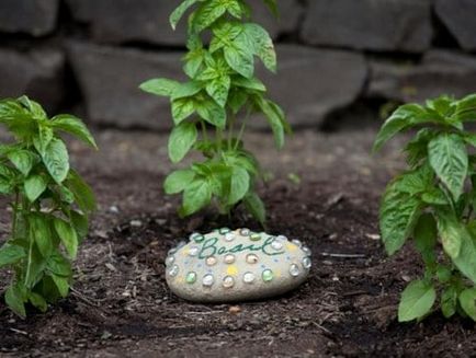 Díszítő kerti kezével Photo dekoráció ötleteket az anyag kéznél