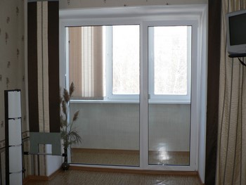 Telepítése az erkély ajtók PVC saját kezűleg