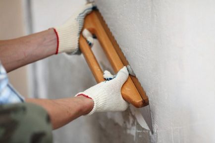 Folyékony készítmények alkalmazásakor tapéta falak (priming) alatt folyékony tapéta alkalmazzák folyékony tapéta