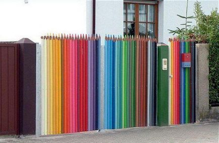 Hogyan kell festeni a fa kerítés sokáig és olcsó festék fa kerítés