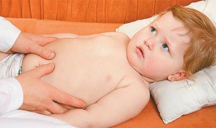 Aranyér gyermekeknél okoz, tünetei és kezelése egy beteg gyermek