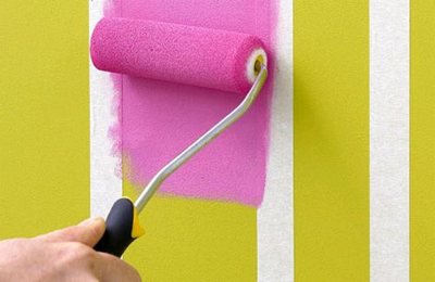 Hogyan kell festeni a falakat hengerrel videó utasítást szín a kezüket, hogyan válasszuk ki, mi a legjobb,