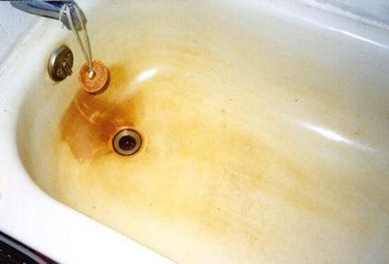 Hogyan tisztítható a fürdő sárga lepedék és hogyan kell tisztítani, mint mosni krónikus vízkő