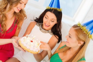 Hogyan gratulálni eredeti barátnője születésnapját