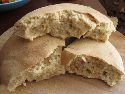 Hogyan készüljünk kovásztalan kenyeret otthon (receptek)