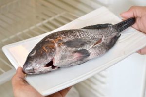 Hogyan felolvasztani a halat gyorsan és helyesen hatékony tipp, hogy nem engedi, hogy tönkre