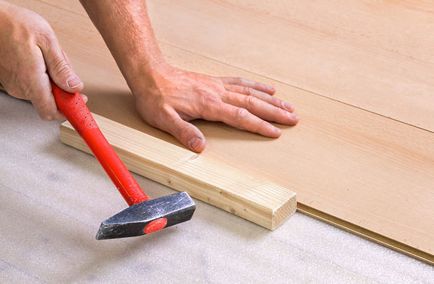 Hogyan tegye laminált mindkét kezüket a padlón feküdt egy lakást, meg kell (put) Hogyan tegye laminált mindkét kezüket a padlón feküdt egy lakást, meg kell