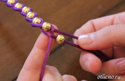 Hogyan készítsünk egy karkötőt ki szövet és kötött kelmék saját kezűleg