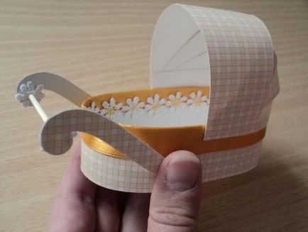 Hogyan készítsünk egy kocsi papír saját kezűleg a mester osztály