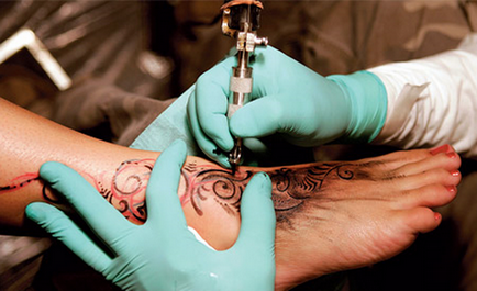 Hogyan készítsünk tinta tetoválás