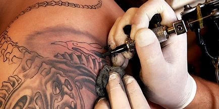 Hogyan kell helyesen gondozni a tetoválás utáni első napokban alkalmazás