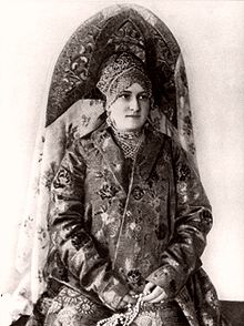 Kokoshnik (frizura) - azt (a kifejezés vannak mások) Kokoshnik (frizura) - van