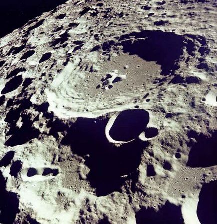 Moon - természetes műhold a Föld bolygó